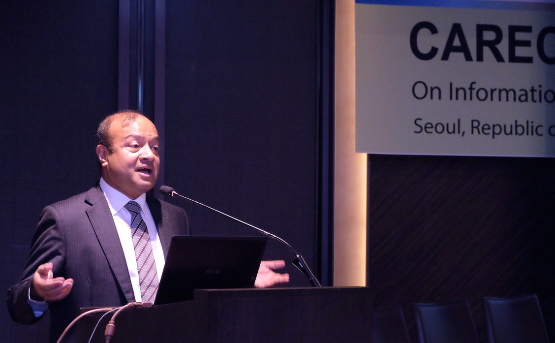Sohail Hasnie delivering a keynote at CAREC, Seoul