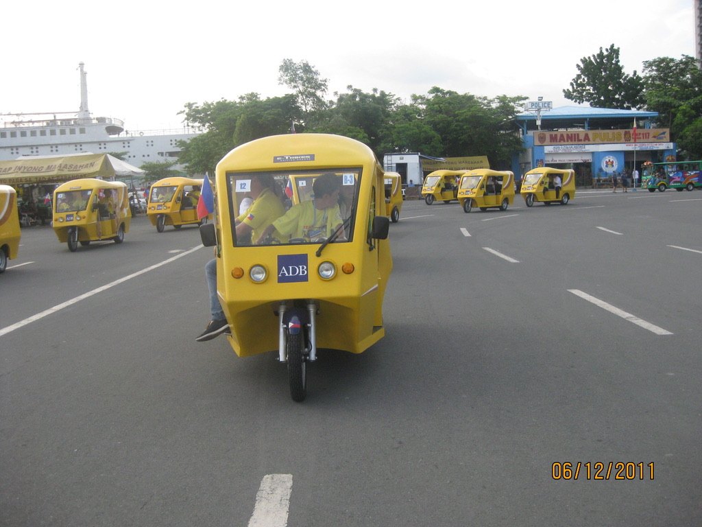 E-trikes in a Philippine national day parade