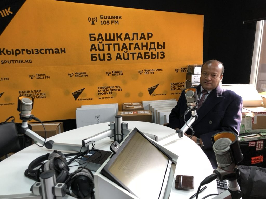 Sohail Hasnie in the Sputnik Kyrgyzstan radio studio, Bishkek